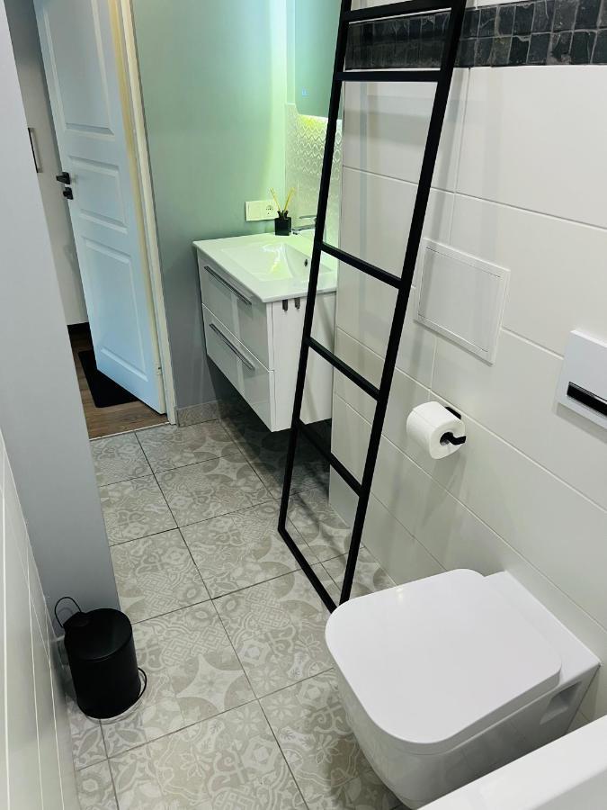 The Right Coast Apartment With Free Private Parking Riga Exterior foto